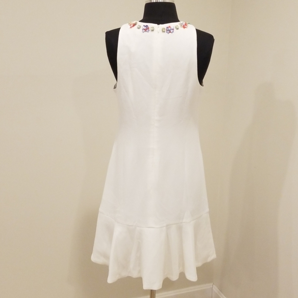 NWT! TRINA TURK Size 4 White Sleeveless Dress - Picture 5 of 7